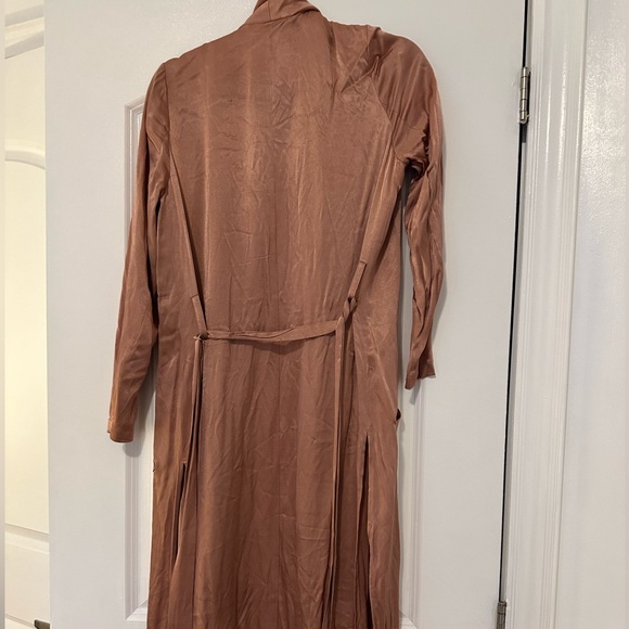 H&M Satin Blush Pink Robe - Brand New No Tag, Size 32 - Picture 4 of 4